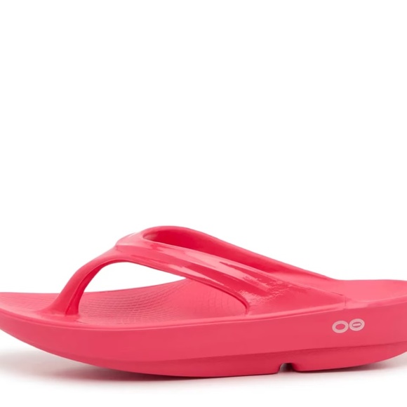 Oofos Womens size 7 neon berry - Picture 1 of 7